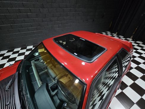 Used 1990 Ford Mustang LX image 27