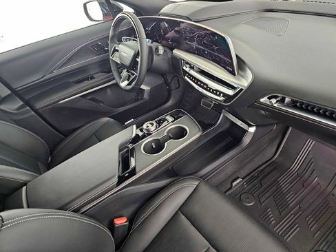New 2026 Cadillac Lyriq V image 13