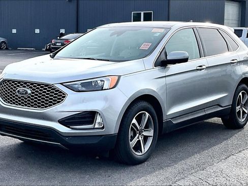 Used 2024 Ford Edge SEL w/ Convenience Package AWD/4WD image 2