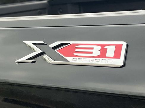 Used 2025 GMC Sierra 1500 SLT w/ SLT Premium Plus Package image 13