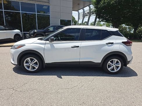Certified 2025 Nissan Kicks Play S FWD image 5