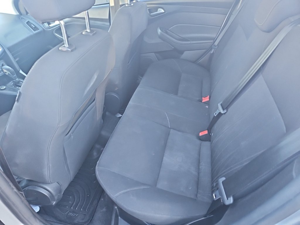 Used 2017 Ford Focus SEL FWD image 4