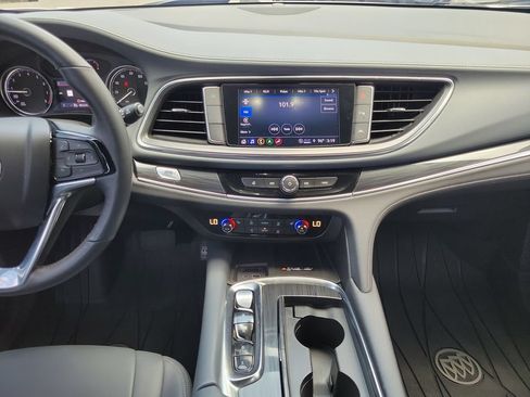 Used 2022 Buick Enclave Essence w/ Experience Buick Package FWD image 24