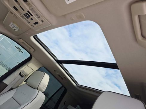 Used 2024 GMC Yukon Denali w/ Max Trailering Package image 9