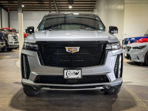 Used 2024 Cadillac Escalade V AWD/4WD image 3