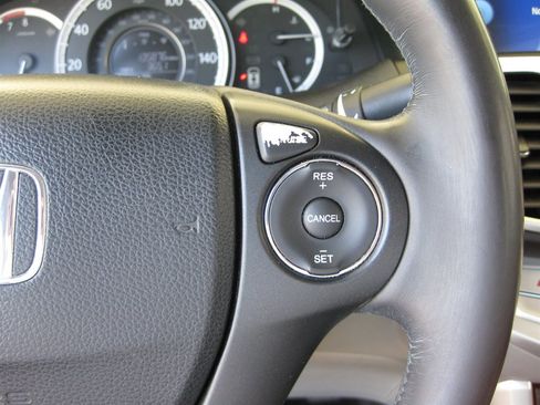 Used 2013 Honda Accord EX-L image 17