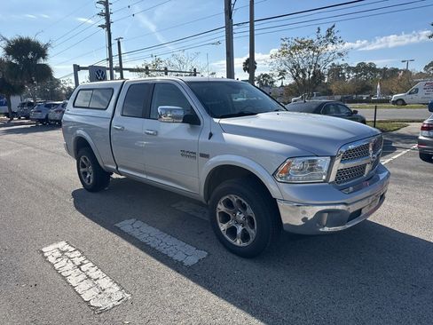Used 2017 RAM 1500 Laramie image 12