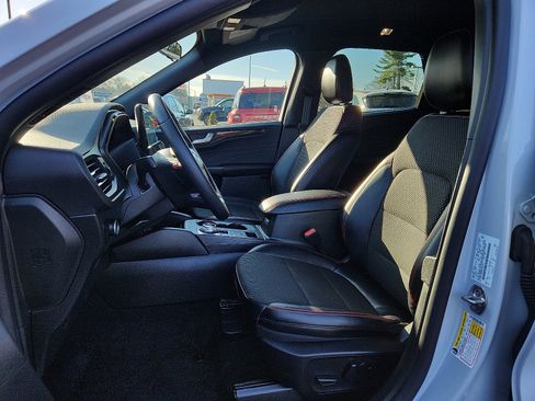 Used 2025 Ford Escape ST-Line w/ Tech Pack #1 image 16