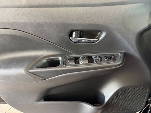 Used 2025 Nissan Versa SV FWD image 18