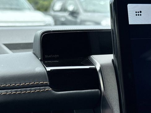 Used 2024 Ford Expedition Platinum image 19