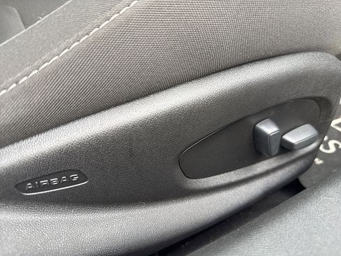 Used 2018 Chevrolet Camaro LT w/ Technology Package image 31