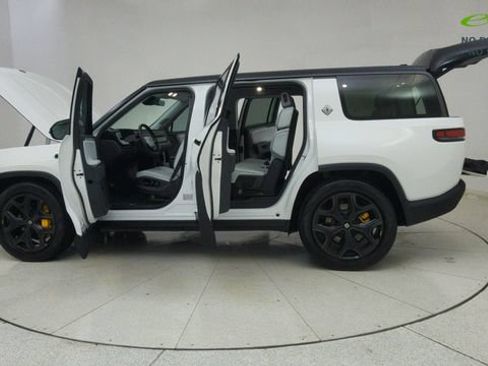 Used 2025 Rivian R1S Premium AWD/4WD image 78