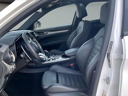 Used 2024 Alfa Romeo Stelvio Veloce image 23
