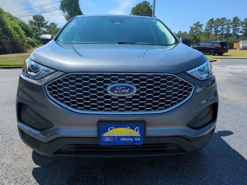 Used 2024 Ford Edge SE image 9