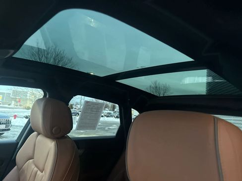 Used 2024 Audi Q5 e Premium Plus w/ Premium Plus Package image 13