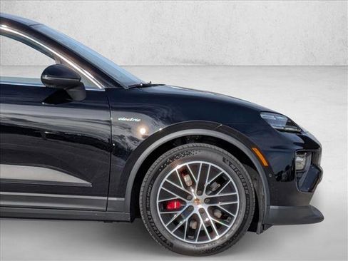 Used 2025 Porsche Macan 4S Electric image 11