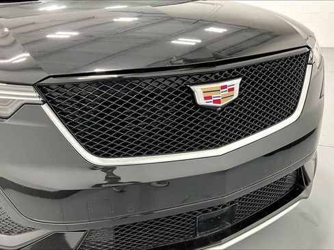 Used 2024 Cadillac XT6 Sport w/ Technology Package image 38