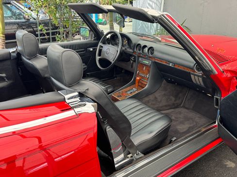 Used 1987 Mercedes-Benz 560 SL image 24