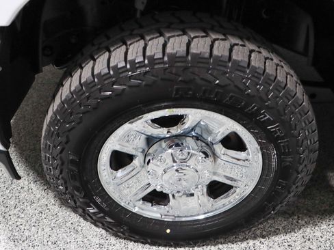 Used 2024 RAM 2500 Tradesman w/ Chrome Appearance Group image 11