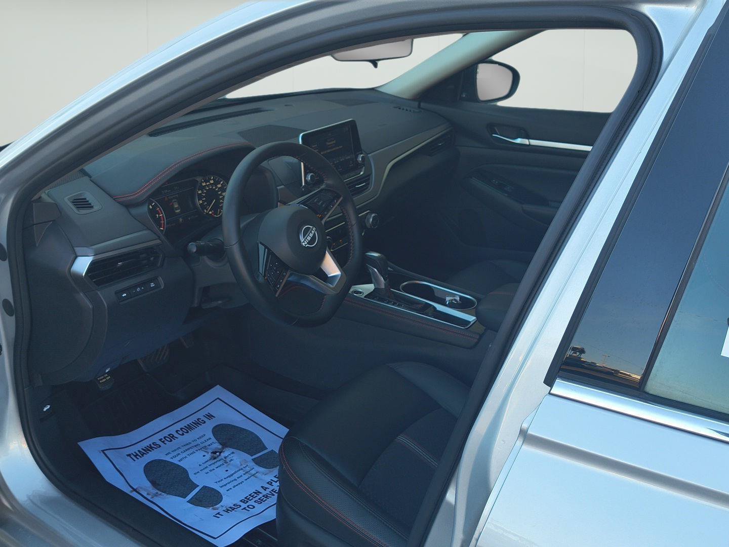 Used 2025 Nissan Altima 2.5 SR FWD image 6