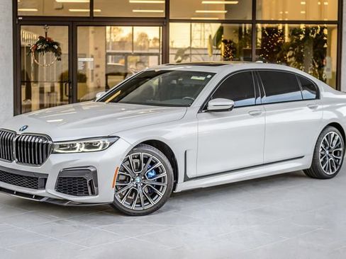 Used 2020 BMW 740i w/ M Sport Package image 2