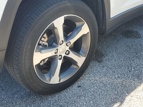 Used 2022 Jeep Grand Cherokee Limited 4xe image 7