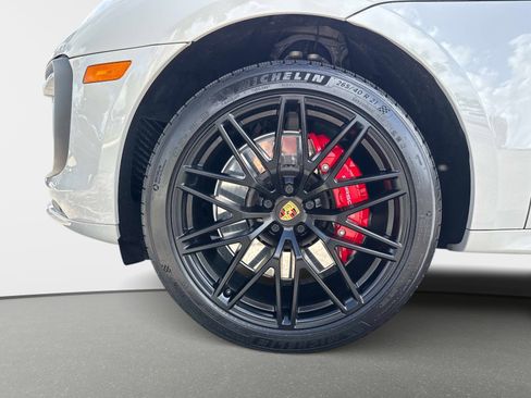 Used 2022 Porsche Macan GTS image 12