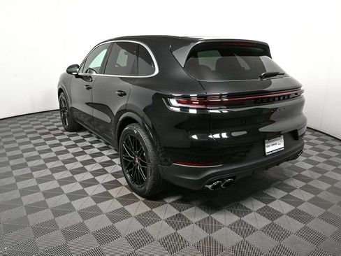 Used 2026 Porsche Cayenne AWD/4WD image 3
