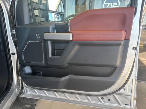 Used 2022 Ford F350 Platinum image 36