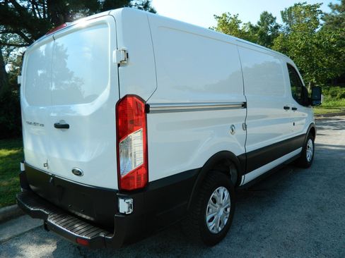 Used 2019 Ford Transit 250 130 Low Roof image 7