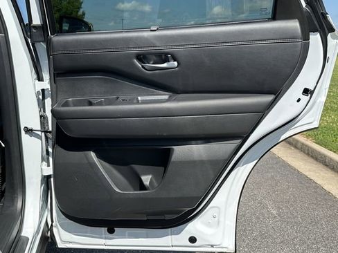 Certified 2025 Nissan Pathfinder Platinum AWD/4WD image 18