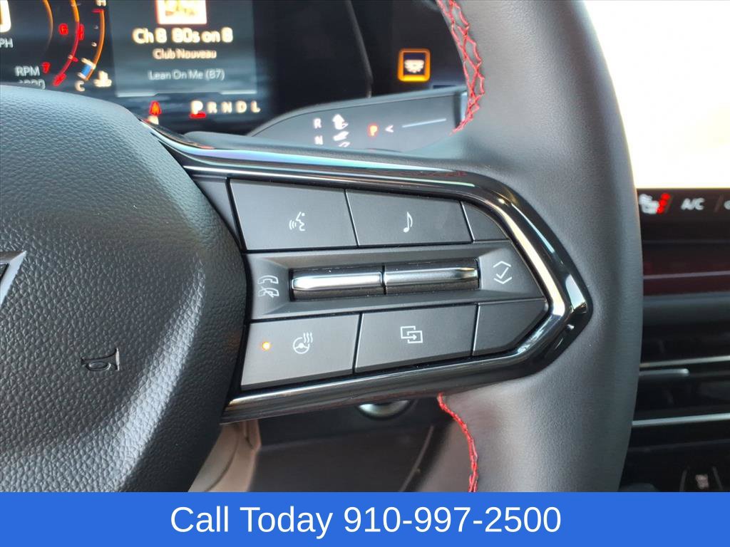 Used 2025 Chevrolet Traverse RS w/ LPO, Floor Liner Package FWD image 30