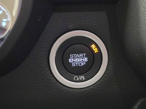 Used 2024 RAM 1500 Laramie image 37