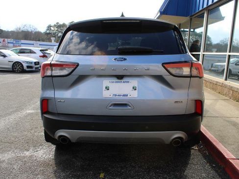 Used 2022 Ford Escape SE image 5