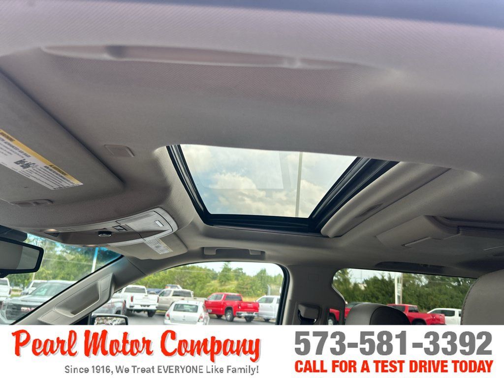Used 2017 GMC Yukon XL SLT w/ Premium Edition AWD/4WD image 28
