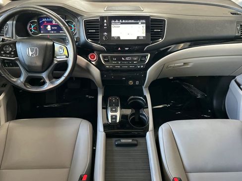 Used 2019 Honda Pilot Touring image 3