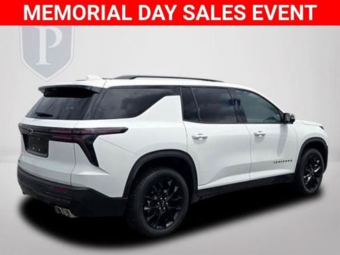 New 2026 Chevrolet Traverse LT w/ Midnight/Sport Edition FWD image 5