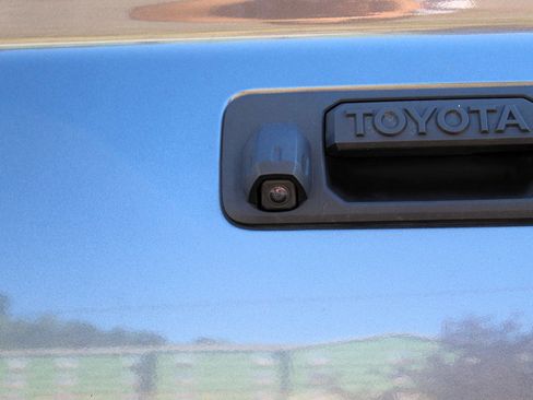 Used 2018 Toyota Tundra Limited image 9