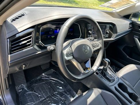 Used 2023 Volkswagen Jetta SE w/ Panoramic Sunroof Package FWD image 24