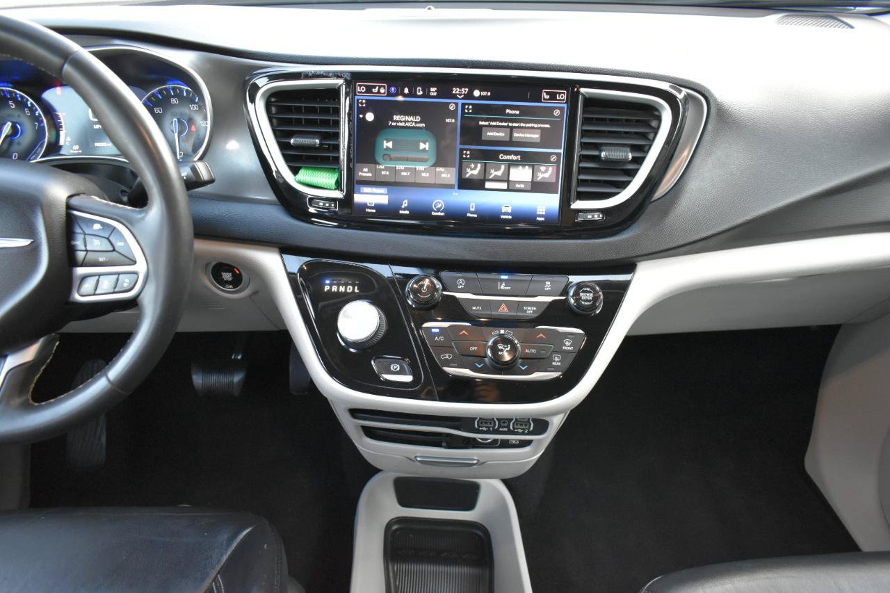 Used 2022 Chrysler Pacifica Touring-L FWD image 19