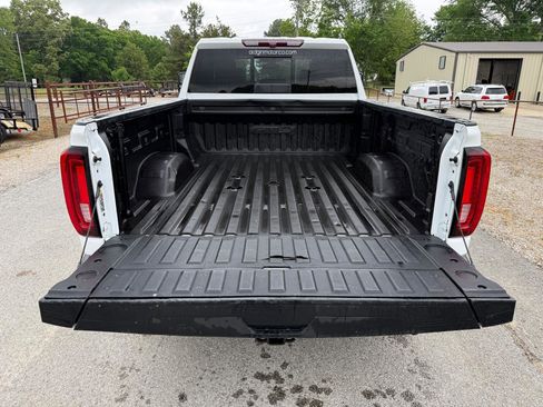 Used 2022 GMC Sierra 2500 AT4 w/ AT4 Preferred Package AWD/4WD image 5