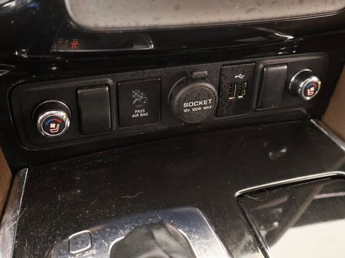 Used 2019 Nissan Armada Platinum w/ Captain's Chairs Package image 8