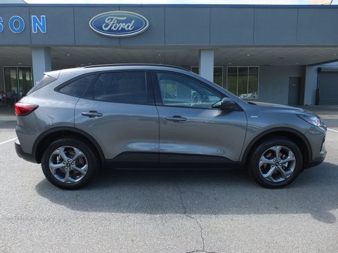 Used 2025 Ford Escape ST-Line AWD/4WD image 2