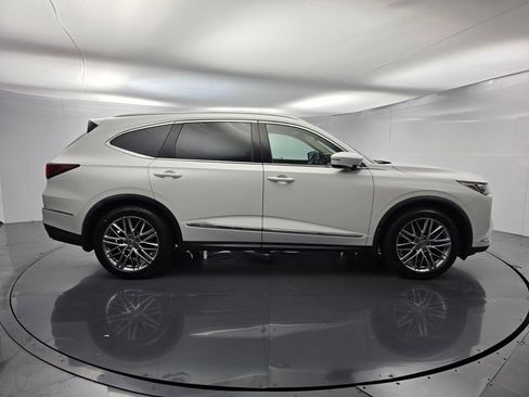Used 2022 Acura MDX SH-AWD w/ Advance Package image 3