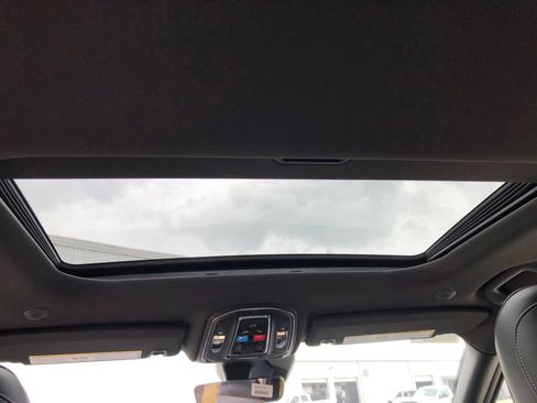 New 2025 Jeep Grand Cherokee Altitude image 22