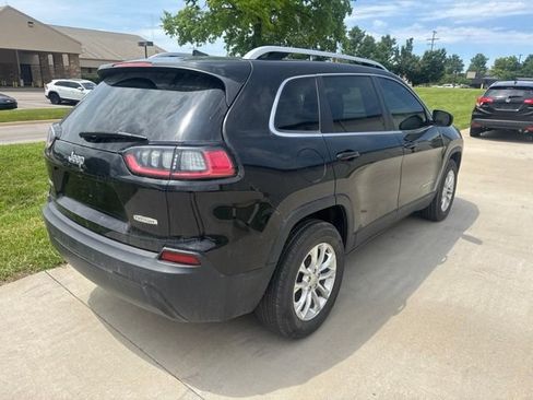 Used 2019 Jeep Cherokee Latitude w/ Popular Appearance Group AWD/4WD image 3