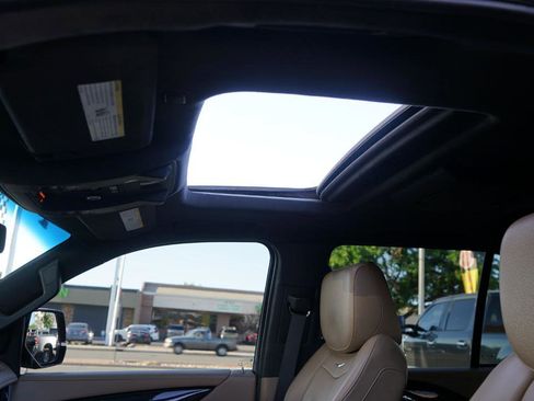 Used 2019 Cadillac Escalade Platinum AWD/4WD image 19