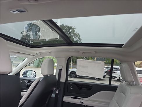 New 2026 Lincoln Aviator Reserve image 28