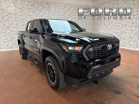 Used 2024 Toyota Tacoma TRD Off-Road w/ TRD Off Road Upgrade Package AWD/4WD image 1