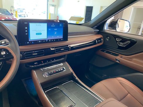 New 2026 Lincoln Aviator Reserve AWD/4WD image 14